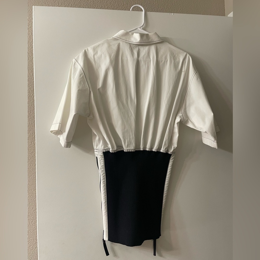 Burberry Short-Sleeve Rib Knit Detail
Cotton Oversized Shirt - Picture 10 of 14